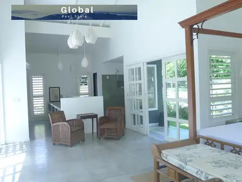 Casa 6 ambientes con 3 baños