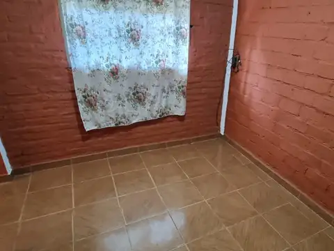 Depto Tipo Casa en Alquiler en Monte Grande, $ 320.000