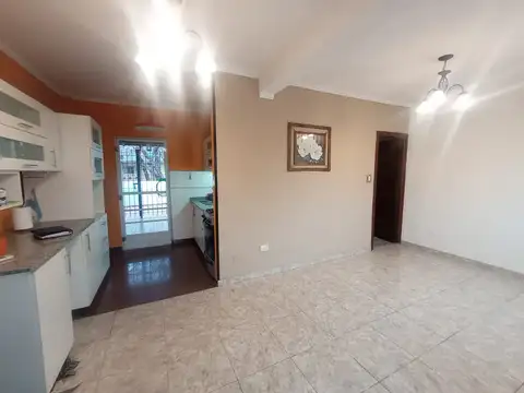 Depto Tipo Casa en Alquiler de 4 ambientes