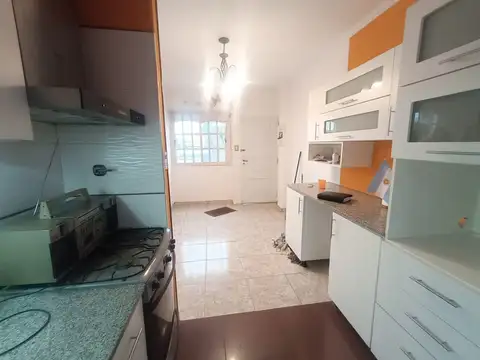 Depto Tipo Casa en Alquiler de 3 dormitorios