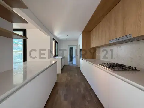 Departamento 4 ambientes con 3 baños