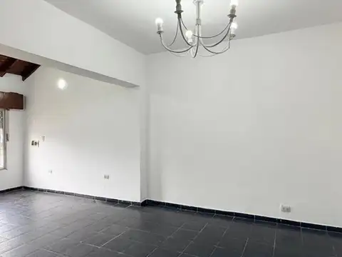 Depto Tipo Casa en Alquiler de 4 ambientes