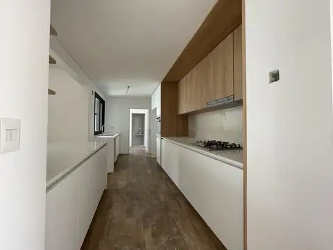 Departamento 4 ambientes con 5 baños