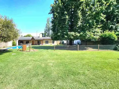 VENTA CASA QUINTA 1100 M2 MORENO ECXEL UBICACION