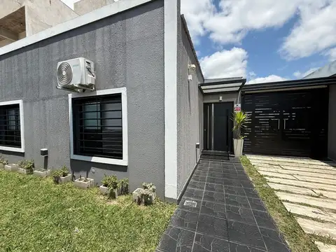 Casa 2 ambientes con 1 baño