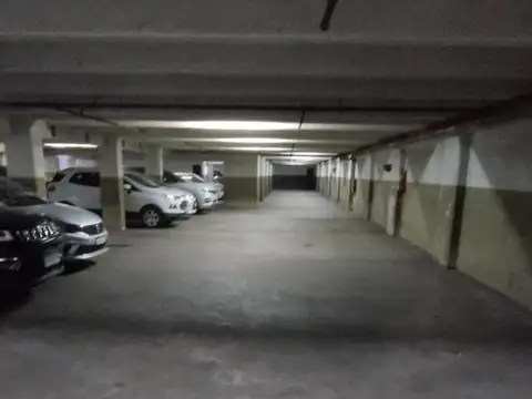 Maipu al 800 Cochera Venta