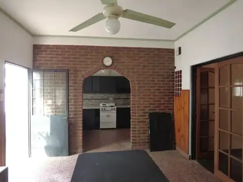 CASA 6 AMBIENTES EN SAN ANDRES