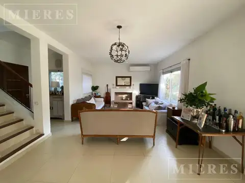 Casa en Alquiler de 3 dormitorios