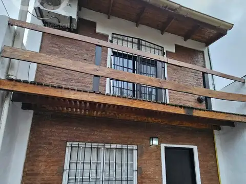 Depto Tipo Casa en Alquiler de 2 ambientes