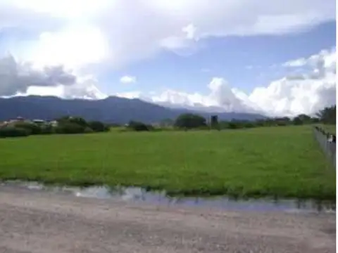 Exc Terreno Vta Muy Buena Zona Calle Iruya Casi La