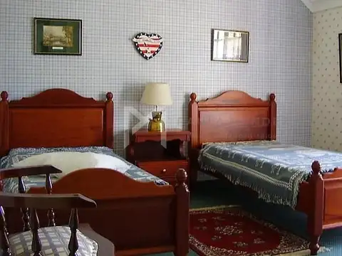 Casa 8 ambientes con 5 baños
