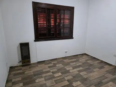 Casa en Alquiler con 2 cocheras