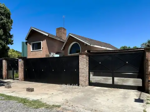 Casa en Venta en Los Robles del Monarca, USD 235.000