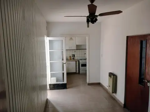 PISO EN PH POR ESCALERA 116 M2-5 AMBIENTES EN LINIERS
