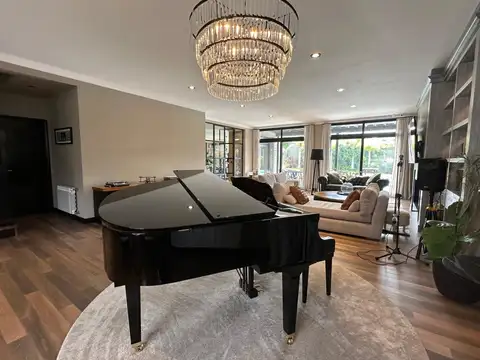 Casa 5 ambientes con 4 baños