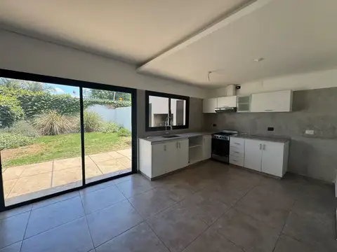 Depto Tipo Casa en Alquiler de 3 dormitorios