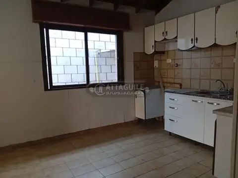 Depto Tipo Casa en Alquiler en San Antonio de Padua, $ 650.000