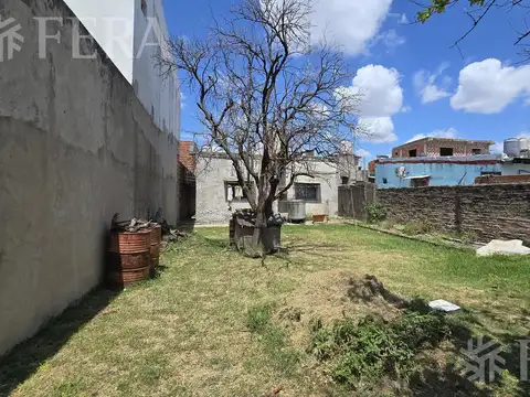 Venta casa 4 ambientes con cochera en Monte Chingolo