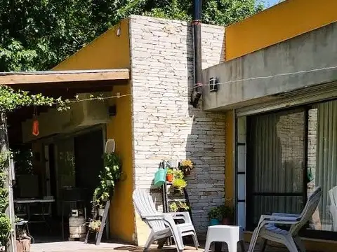 Casa en Venta con 2 cocheras