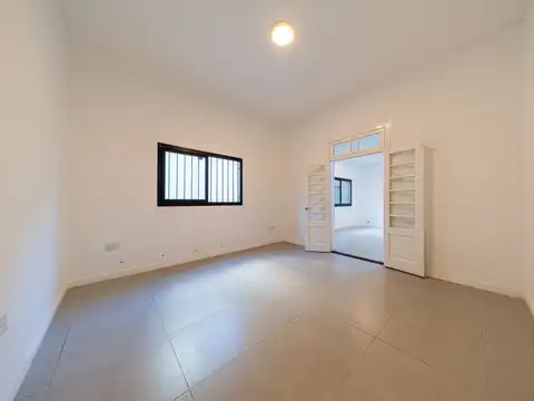VENTA CASA INTERNA 3 DORMITORIOS BARRIO LOURDES