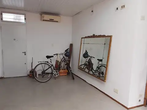 Depto Tipo Casa en Venta 90 años
