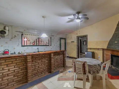 Casa en Venta con 3 cocheras