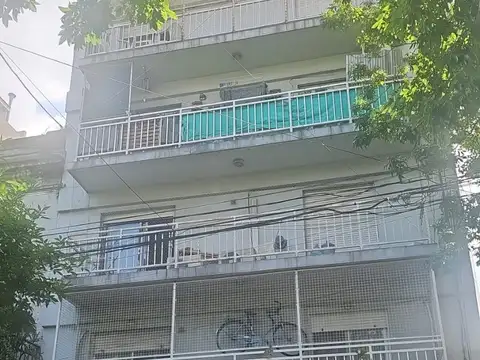 Monoambiente en con baño completo en Boedo