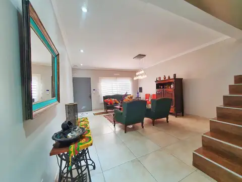 Casa en Venta en Valentin Alsina, USD 360.000