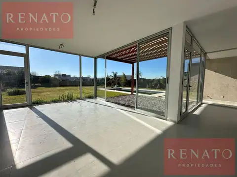 HERMOSA CASA 5 AMBIENTES CON PILETA EN BARRIO SAN SEBASTIAN - ESCOBAR