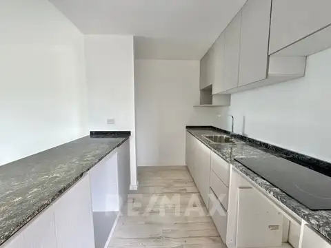 Joaquin Victor Gonzalez- Chic Village Pilar 1800