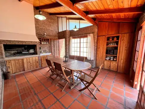 Casa en Alquiler en La Guardia, $ 920.000