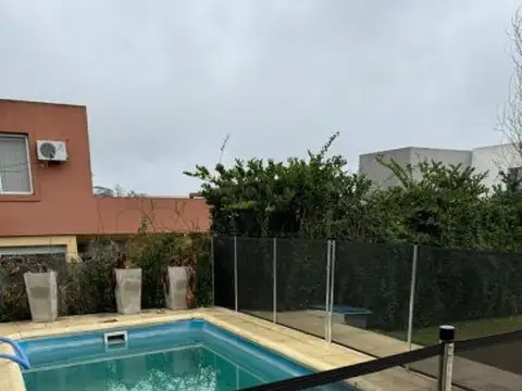 Casa en Alquiler de 3 dormitorios