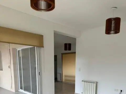 ALQUILER RESIDENCIAL CASA CON PARQUE Y PILETA SIN EXPENSAS