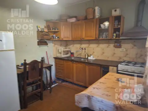 Casa 8 ambientes con 3 baños