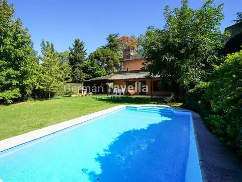 VENTA  Casa 4 ambientes Parque Leloir, Ituzaingo