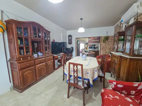 Casa 2 ambientes con 1 baño