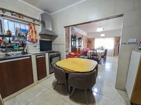 Casa 3 amb. con quincho, garage y  parque - Faro Norte