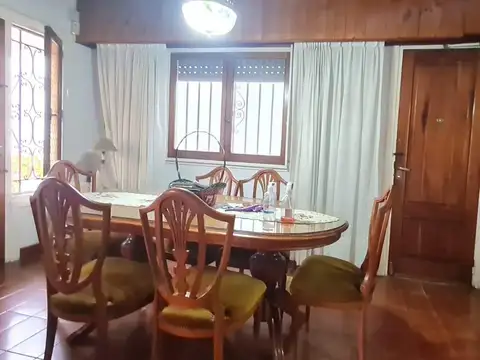 Depto Tipo Casa en Alquiler de 2 dormitorios