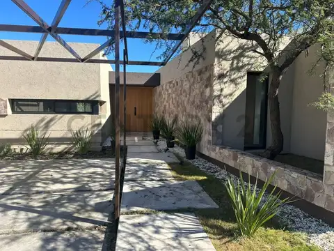 Las cañitas , Piso 0