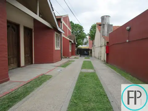 Casa en Alquiler en Luis Guillon, $ 620.000