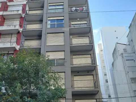 Venta Departamento 1 ambiente mas Escritorio. Zona Plaza Colón