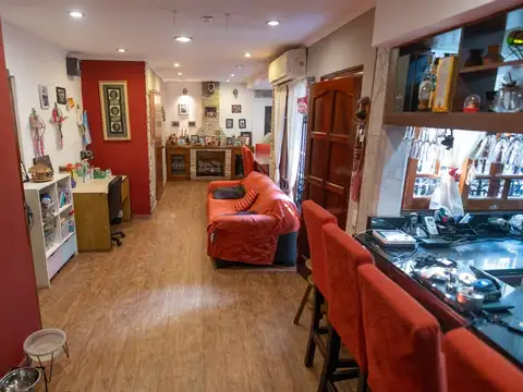 Casa 5 ambientes con 2 baños
