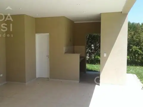 Casa 5 ambientes con 2 baños