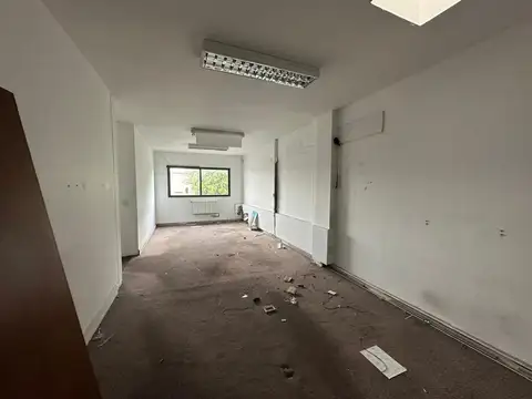 Oficina en Venta con 15 cocheras