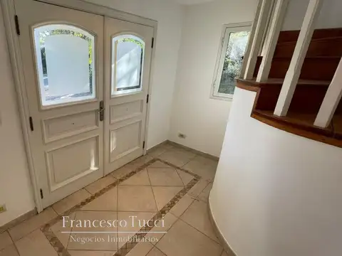 Casa en Venta en Campos De Alvarez, USD 485.000