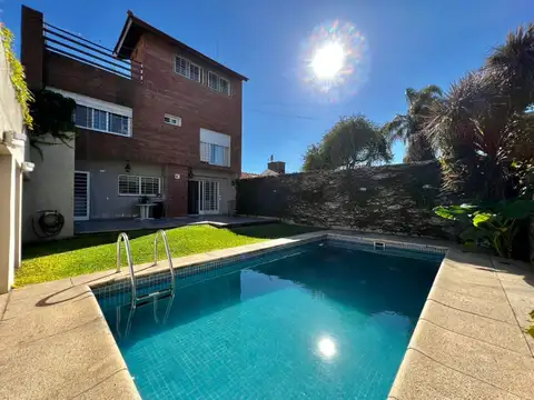 Casa 5 ambientes en venta en La Lucila