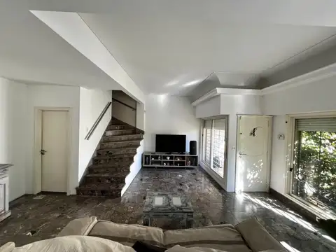 Casa 5 ambientes con 2 baños