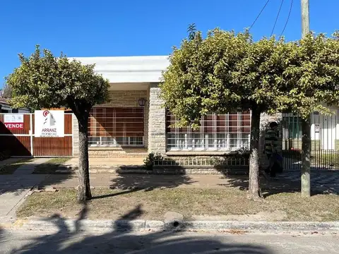 9 De Julio 100
