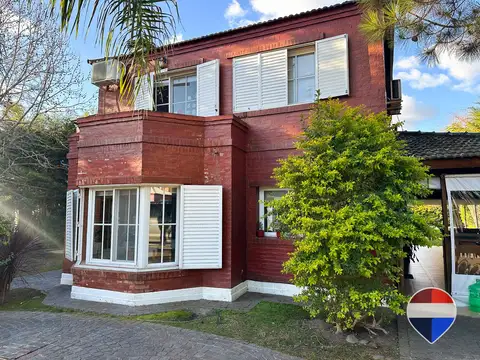 Casa en Venta con 1 cochera