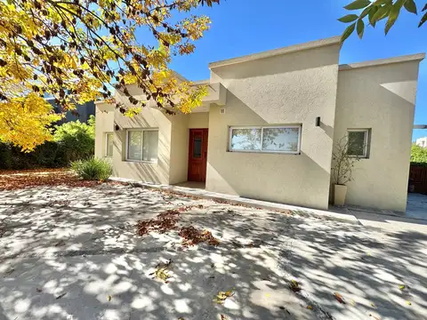 Casa en Venta en El Cazal, USD 218.000